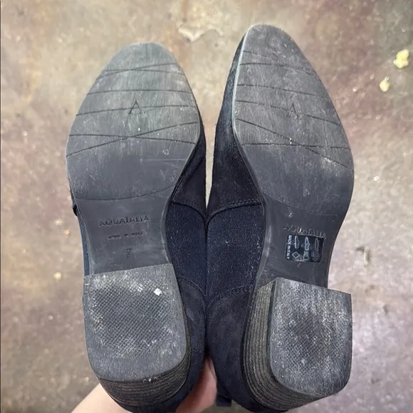 Aquatalia Black Chelsea Boots Sleek Suede Design