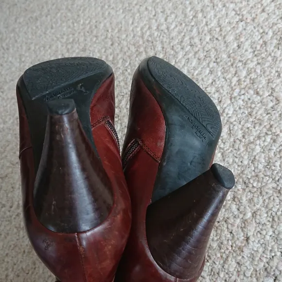 Aquatalia brown Leather Buckle ankle boots size 37
