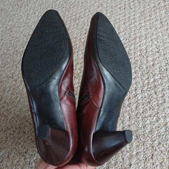 Aquatalia brown Leather Buckle ankle boots size 37