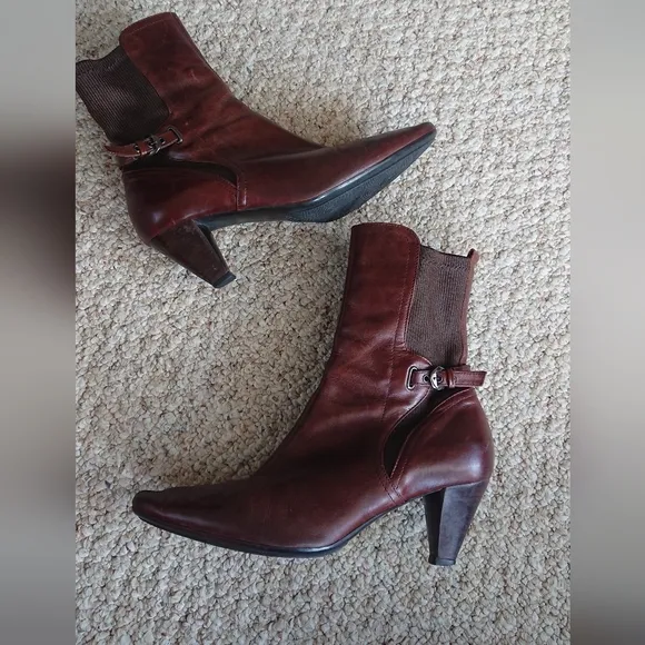 Aquatalia brown Leather Buckle ankle boots size 37