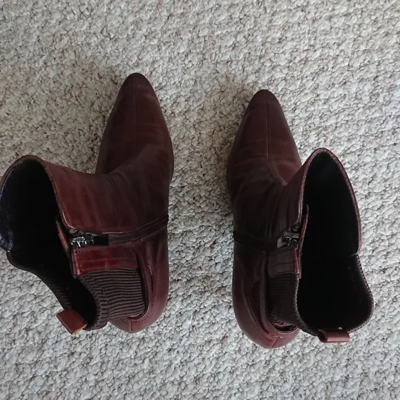 Aquatalia brown Leather Buckle ankle boots size 37