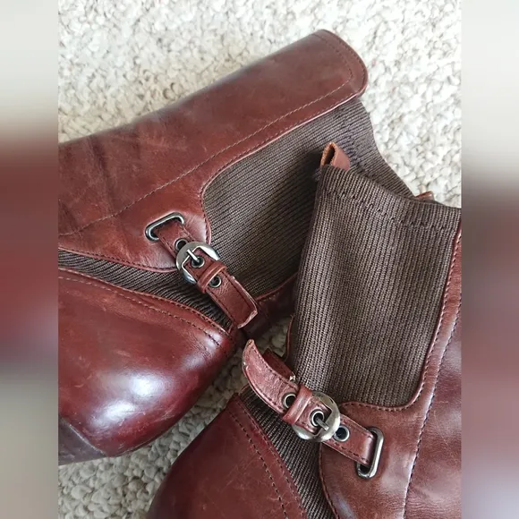 Aquatalia brown Leather Buckle ankle boots size 37