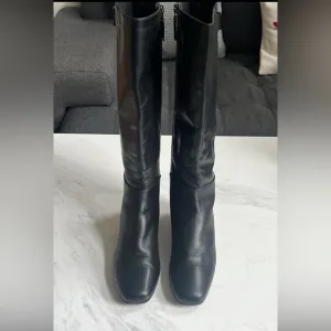 Aquatalia knee high leather riding boots Calf/Elastic Black Leather Sz 8.5
