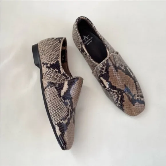 Aquatalia Revy Tan Black Sanke Embossed Slip On Loafers Flats SZ 5.5