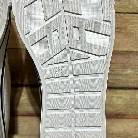 Ash White Canvas Volts Low Sneakers