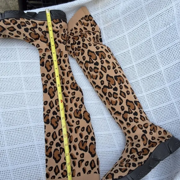 Avaline leopard knee high Stretch boots 10‎ NIB
