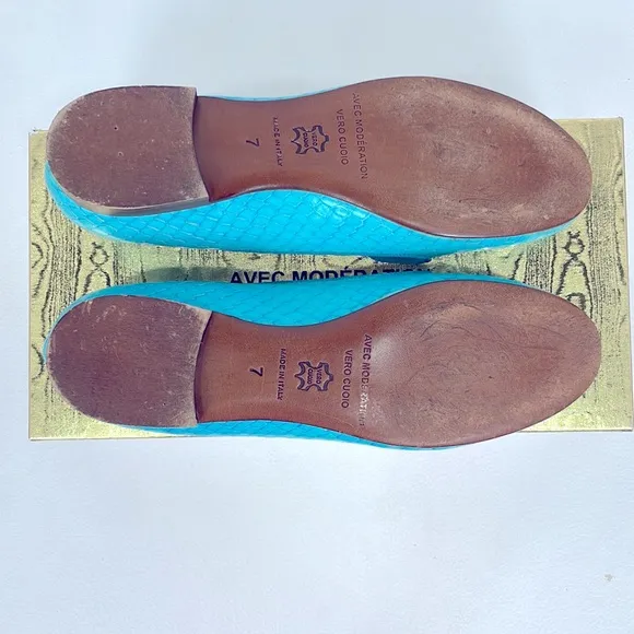 Avec Modération Mazzarina Turquoise Leather Slip on Loafers.