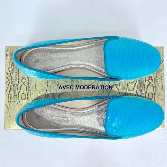 Avec Modération Mazzarina Turquoise Leather Slip on Loafers.
