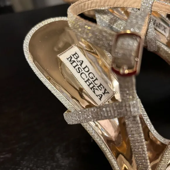 Badgley Mischka Ebiza Elegant Gold Glitter Strappy Heels Size 10 New