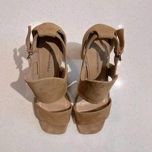 Banana Republic Blyss Block Heel Suede Sandals 3.5&quot; Women’s Size 7