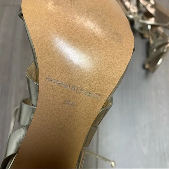 Banana Republic Eryn Gold Gladiator SandalS 6 NEW