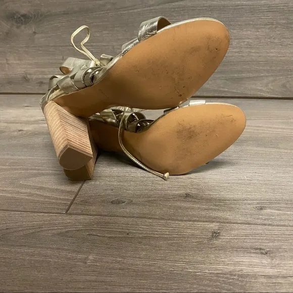 Banana Republic Eryn Gold Gladiator SandalS 6 NEW