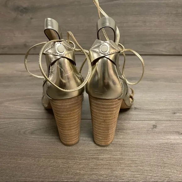 Banana Republic Eryn Gold Gladiator SandalS 6 NEW