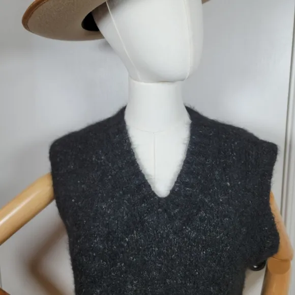 Banana Republic Italian Yarn Alpaca Fisherman Sweater Vest XS NWOT