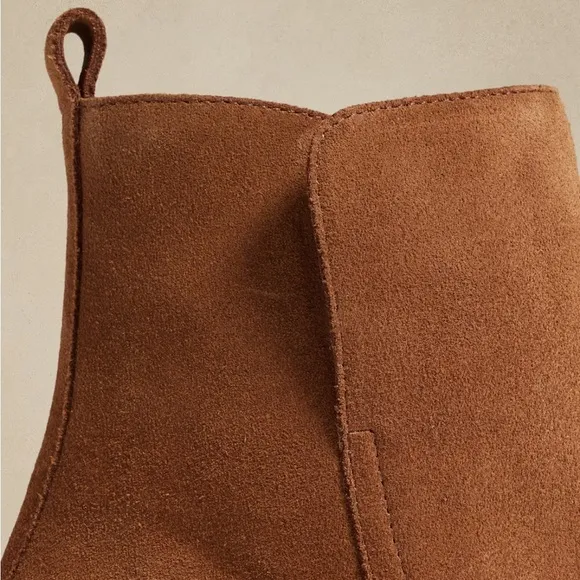 Banana Republic suede casual ankle bootie in camel leather