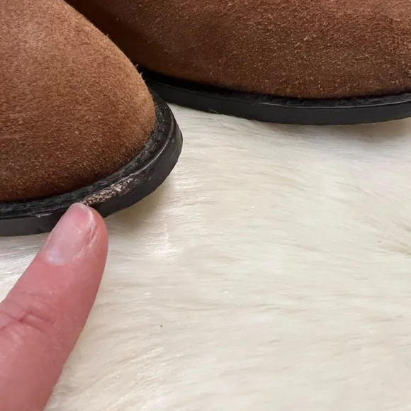 Banana Republic suede casual ankle bootie in camel leather