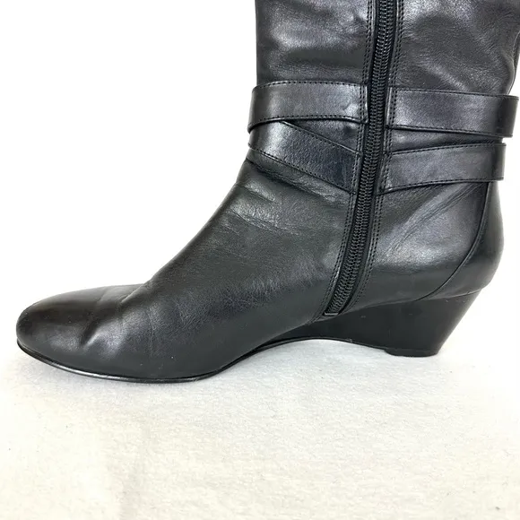 BANDOLINO Women’s Black Leather Riding Boots Wedge Heel Full Zip, Size 8