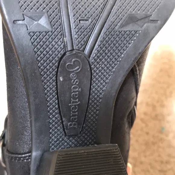 Bare traps 7.5M black tall zipper boots.