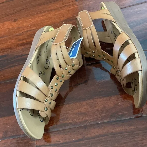Bare Traps Women’s Sandals Size 11