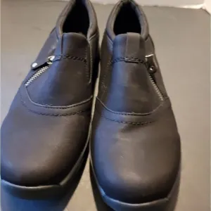 Baretraps Black sip on zipper size 7.5 Nwt comfortable leather Slip on Shoes