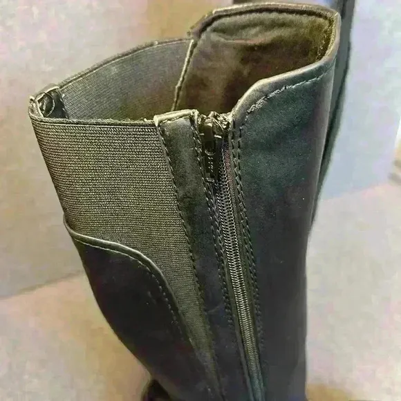 Baretraps Callipso Rounded Top Zippered Riding Boot with Buckle Women’s Size 6.5