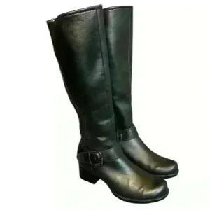 Baretraps Callipso Rounded Top Zippered Riding Boot with Buckle Women’s Size 6.5