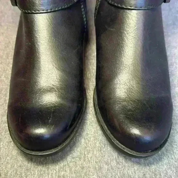 Baretraps Callipso Rounded Top Zippered Riding Boot with Buckle Women’s Size 6.5