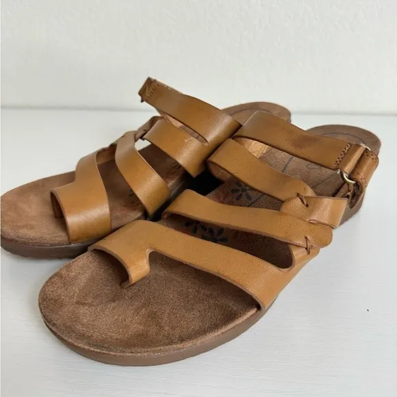 BareTraps Sandals Theanna Wedge platform comfy Women’s Size 9 Tan beige