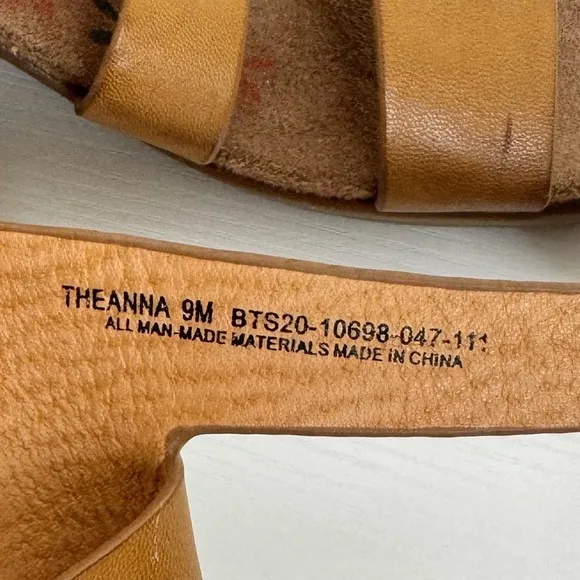BareTraps Sandals Theanna Wedge platform comfy Women’s Size 9 Tan beige
