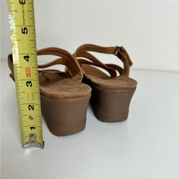 BareTraps Sandals Theanna Wedge platform comfy Women’s Size 9 Tan beige