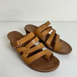 BareTraps Sandals Theanna Wedge platform comfy Women’s Size 9 Tan beige