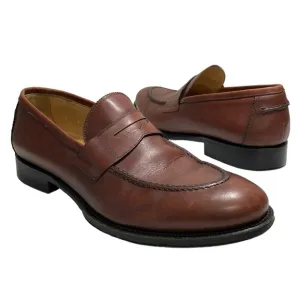 Barneys New York Size 8 brown leather‎ penny loafers. Excellent used condition.