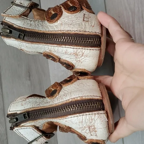 Bed Style Womens Artemis Ankle Distressed Leather Zip Back Sandals shoes sz 9