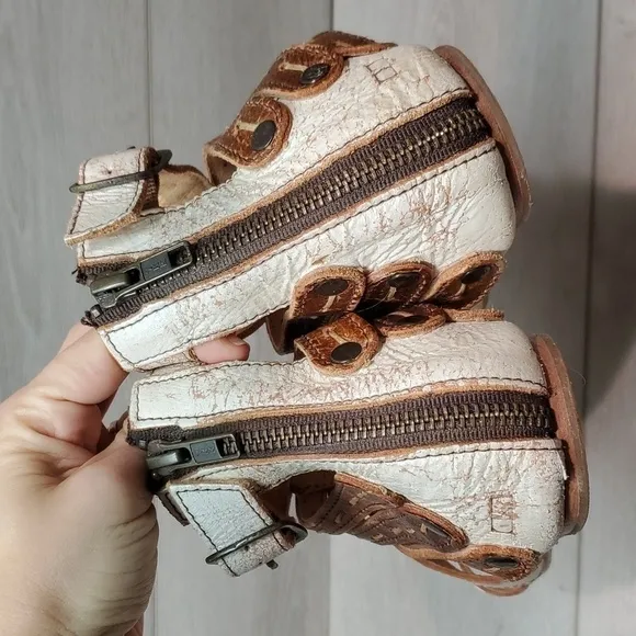 Bed Style Womens Artemis Ankle Distressed Leather Zip Back Sandals shoes sz 9