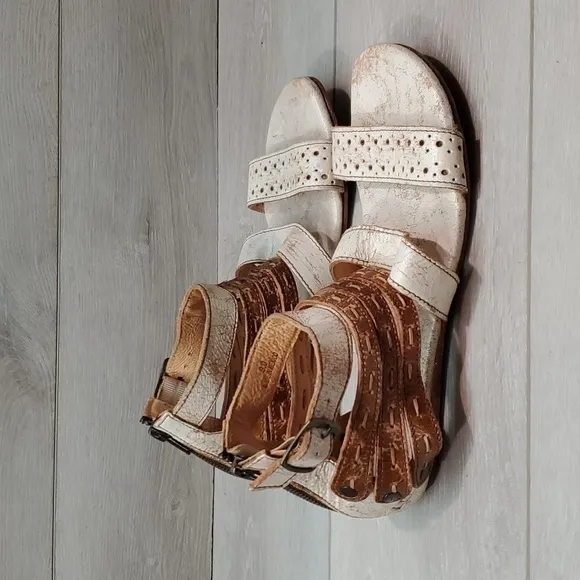 Bed Style Womens Artemis Ankle Distressed Leather Zip Back Sandals shoes sz 9