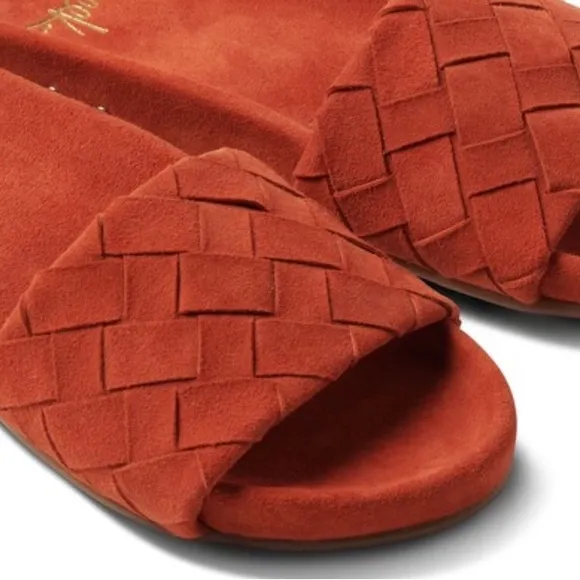 Beek Women's Rail Woven Slide Sandal - pumpkin.