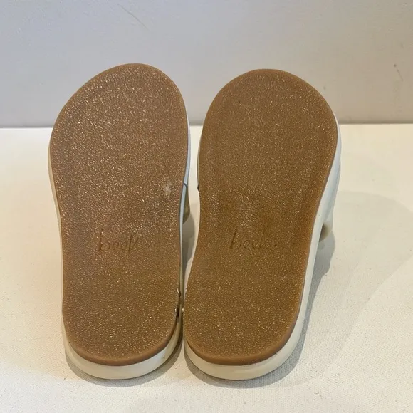 BEEKLeather Puffbird Sandals in eggshell