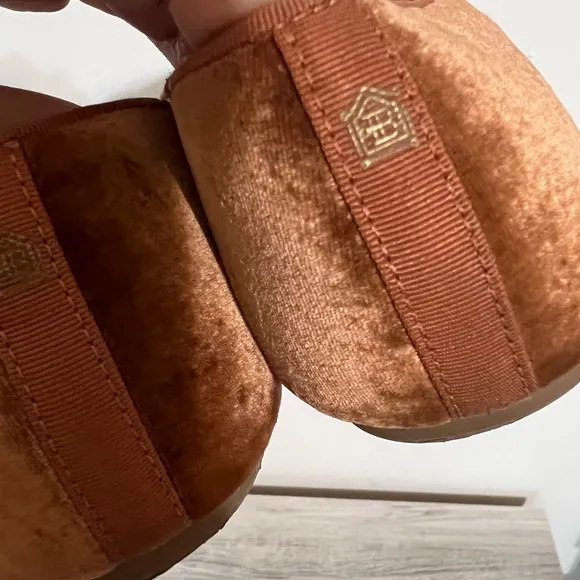 Birdies Orange Copper Velvet Starling Slip On Loafers Size 9