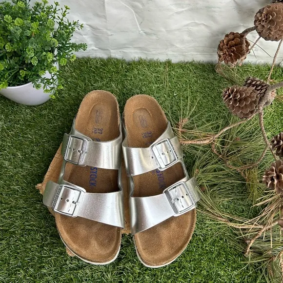 Birkenstock Arizona Soft FootbedLeather - Metallic Silver$150 37 US 6-6.5