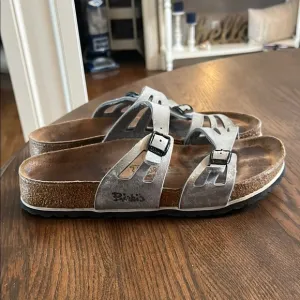 Birkenstock “Birki’s” Silver Strappy Sandals. Women size 8
