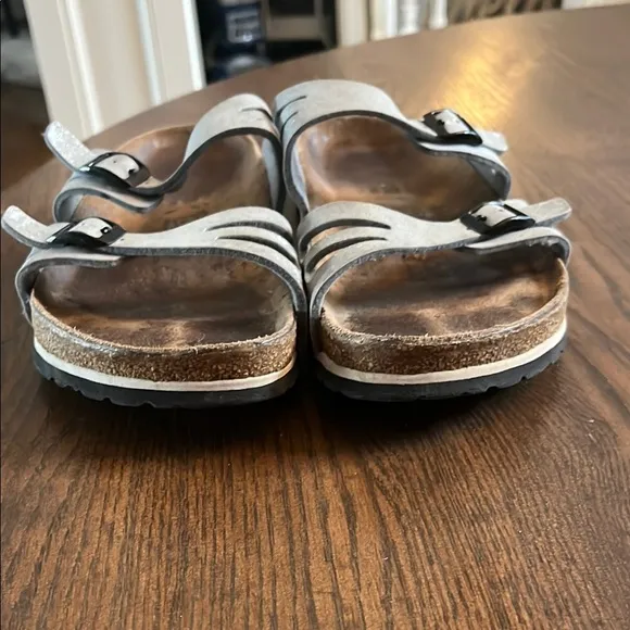 Birkenstock “Birki’s” Silver Strappy Sandals. Women size 8