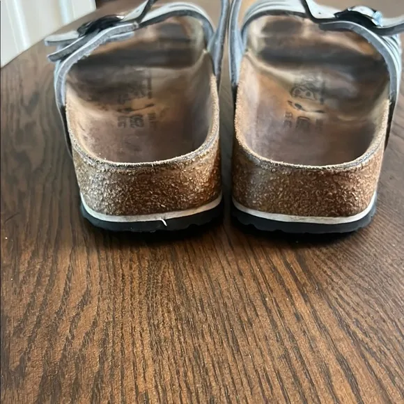 Birkenstock “Birki’s” Silver Strappy Sandals. Women size 8