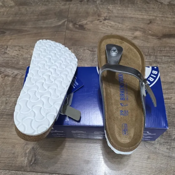 BIRKENSTOCK Gizeh Women's leather Silver Sandals size 39 Lady's 8