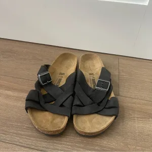 Birkenstock men size 42, new , Black Strappy Sandals