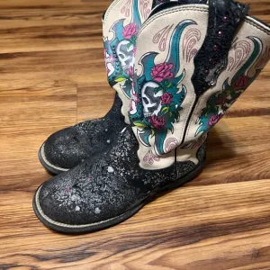Black and Cream Skull Rose Cowboy Boots