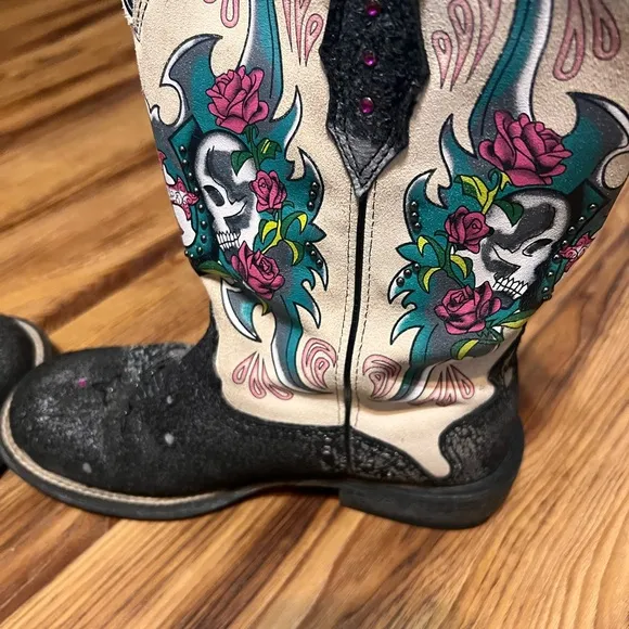Black and Cream Skull Rose Cowboy Boots
