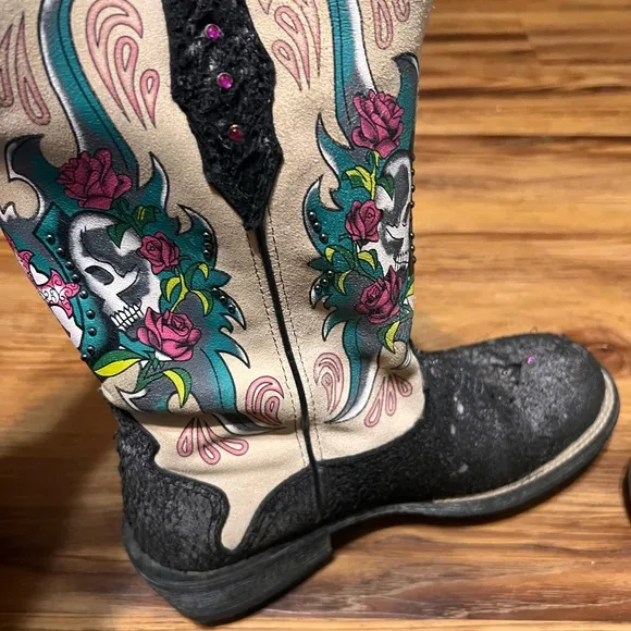 Black and Cream Skull Rose Cowboy Boots