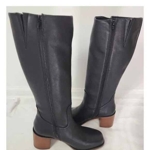 Black Heeled Boots with Timeless Elegance