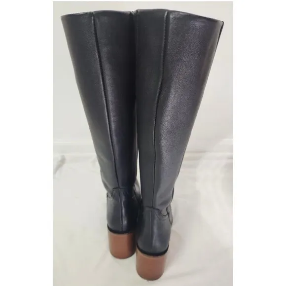 Black Heeled Boots with Timeless Elegance