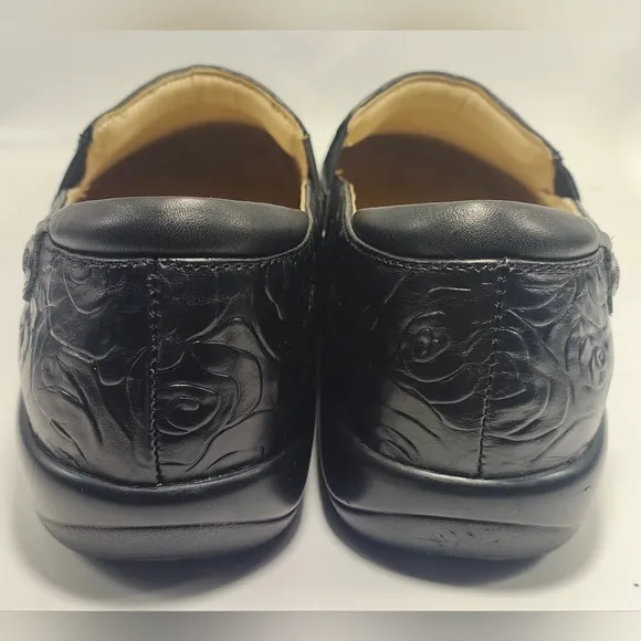 Black Leather Slip-On Loafers with Minimalist Design